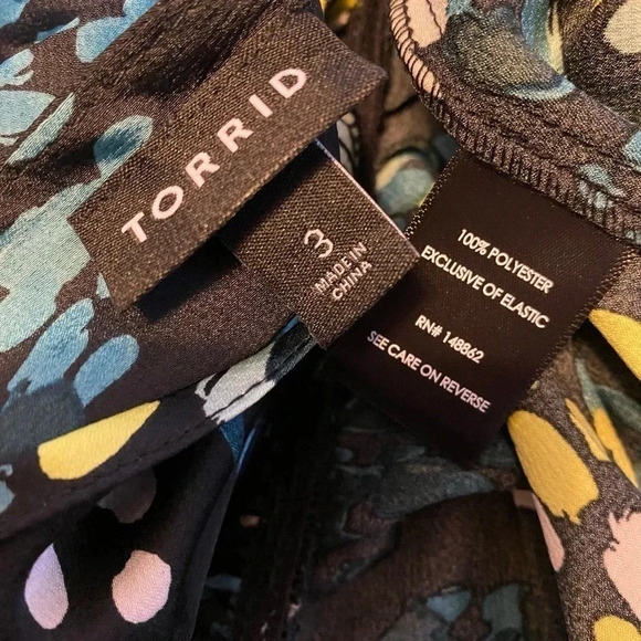 Torrid Satin Surplice Tie Cut Back Long Sleeve Summer Top Women Plus 3/3X - Picture 5 of 5